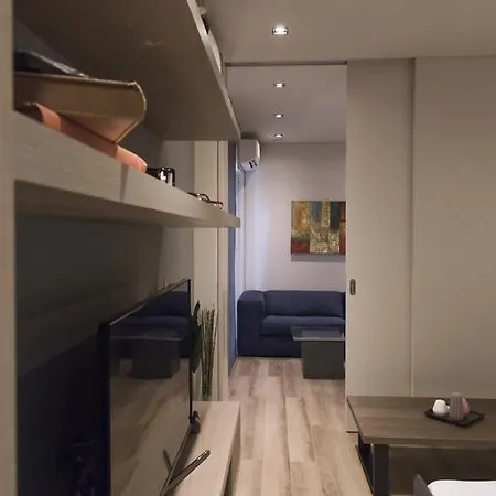 Luxury 2 Bdrm 10' Minutes Walk From The Acropolis Apartment