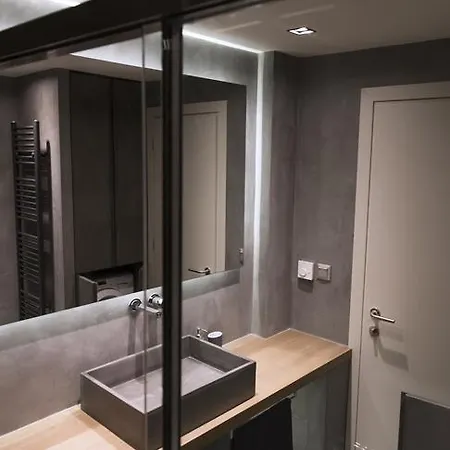 Luxury 2 Bdrm 10' Minutes Walk From The Acropolis Athens