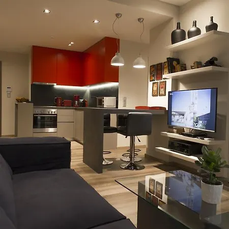 Luxury 2 Bdrm 10' Minutes Walk From The Acropolis Apartment