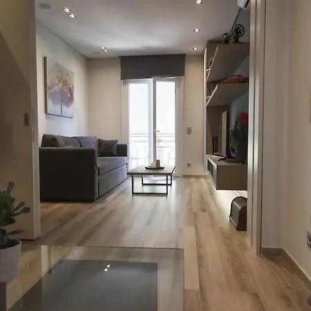 Luxury 2 Bdrm 10' Minutes Walk From The Acropolis Apartment *